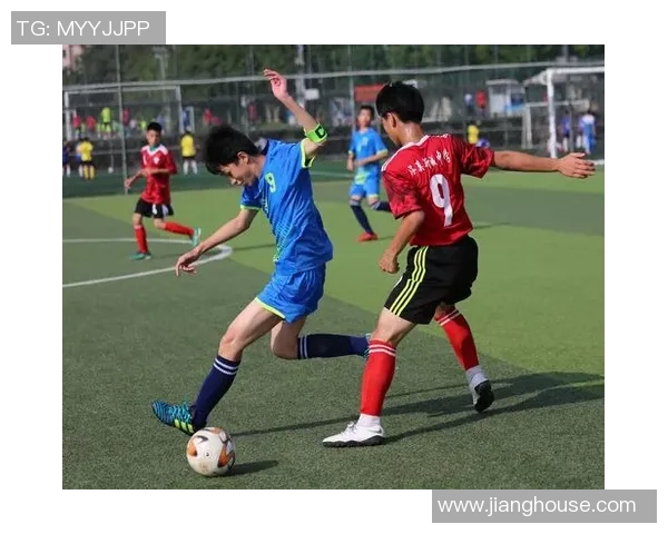 影子头像下的足球明星男孩们展现梦想与激情的精彩瞬间